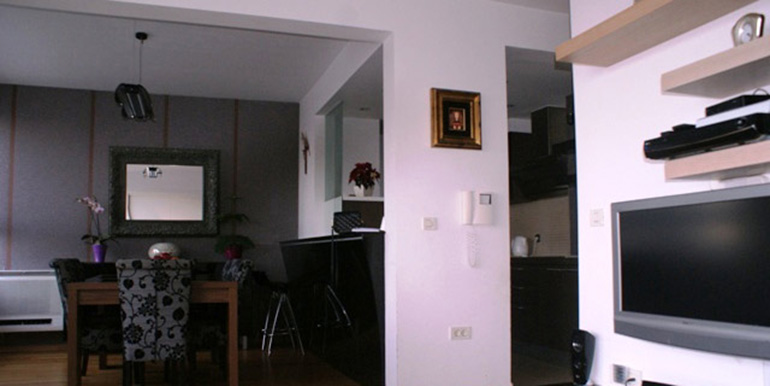 Verkauft wird eine Dreizimmerwohnung (6)