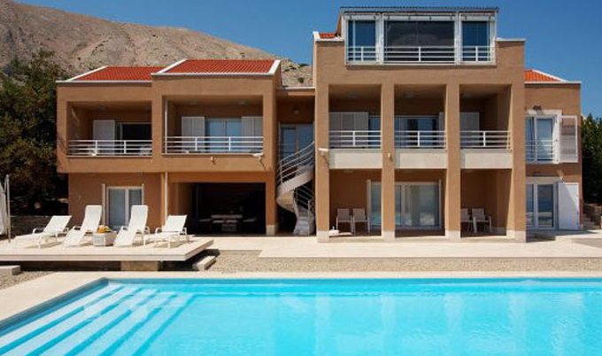 nowoczesna willa z basenem