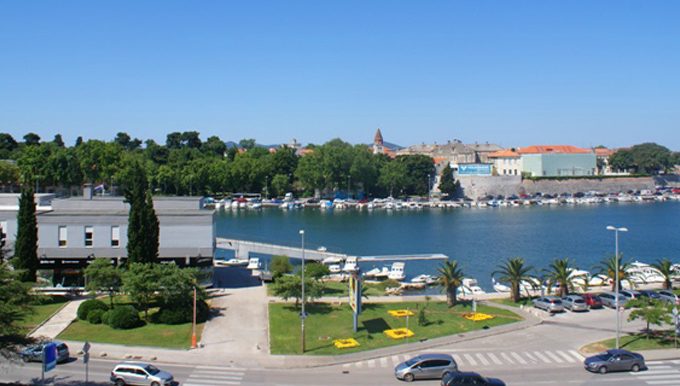 Sehr ansehnliche und neu eingerichtete Wohnung