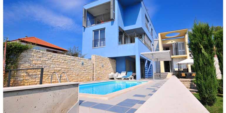 Schön eingerichtetes Haus in attraktiver Lage (1)