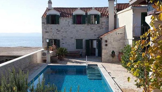 Schöne Steinvilla auf der Insel Brac