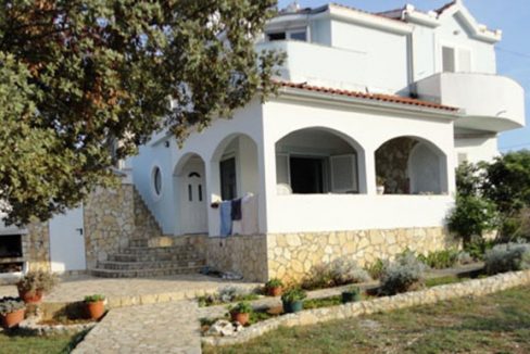 Ein Haus direkt am Meer auf der Insel Silba