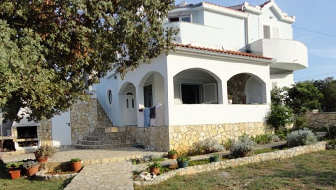 Ein Haus direkt am Meer auf der Insel Silba