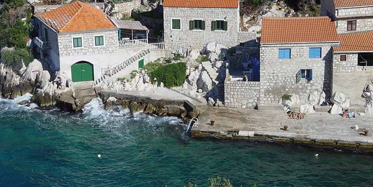 Steinhaus in der Nähe von einem kleinen Fischerdorf (6)