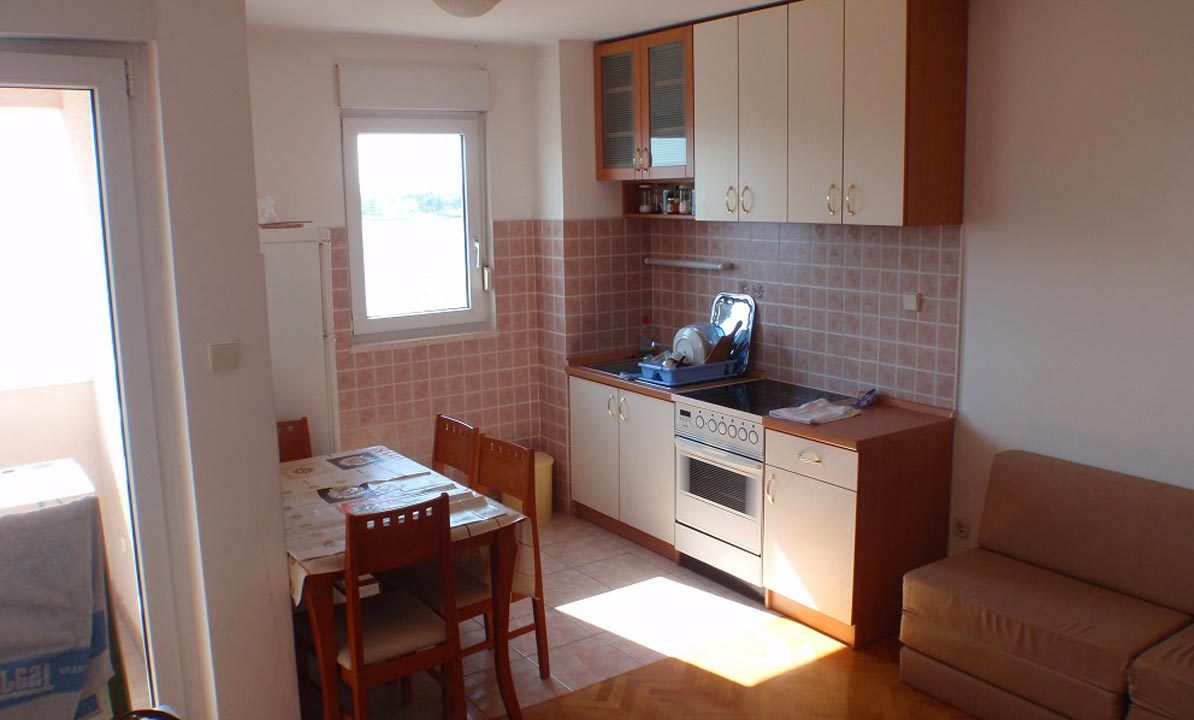 Apartament-in-die-Nähe-von-Split-Strozanac-(3)