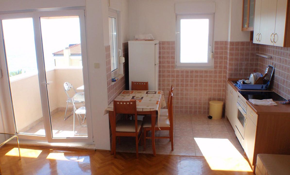 Apartament-in-die-Nähe-von-Split-Strozanac-(4)