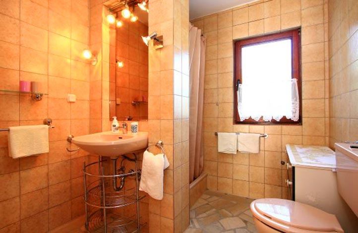 Familienhaus-in-Lovran!-(13)