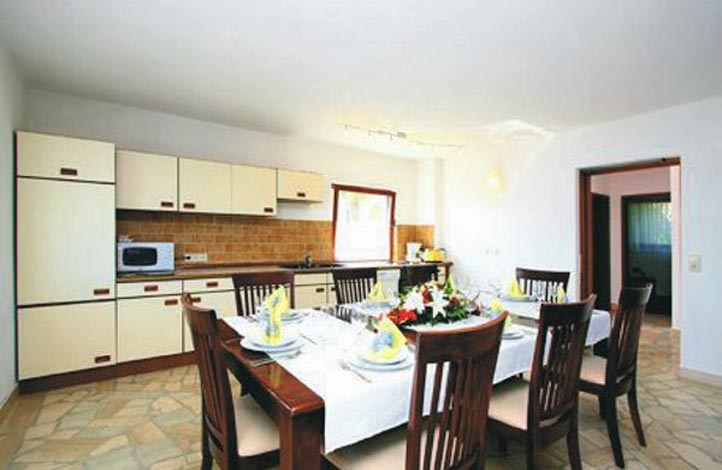 Familienhaus-in-Lovran!-(6)