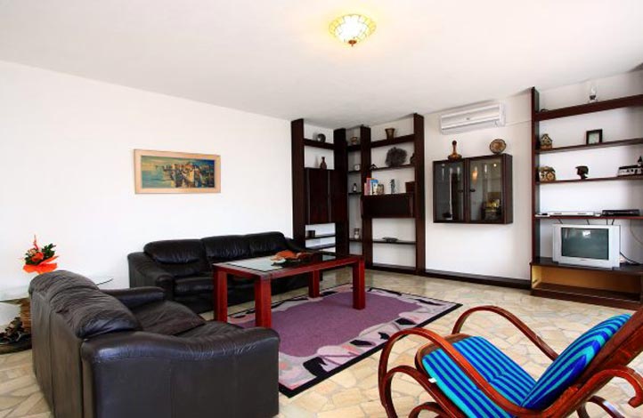 Familienhaus-in-Lovran!-(8)