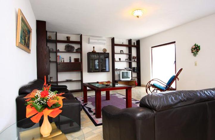 Familienhaus-in-Lovran!-(9)