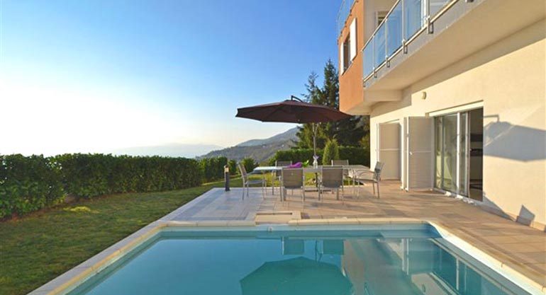 Familienhaus mit Pool in Poljana