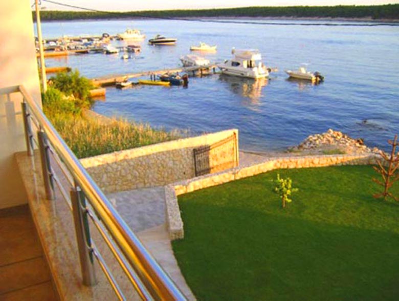 Haus-auf-der-Insel-Rab-(5)