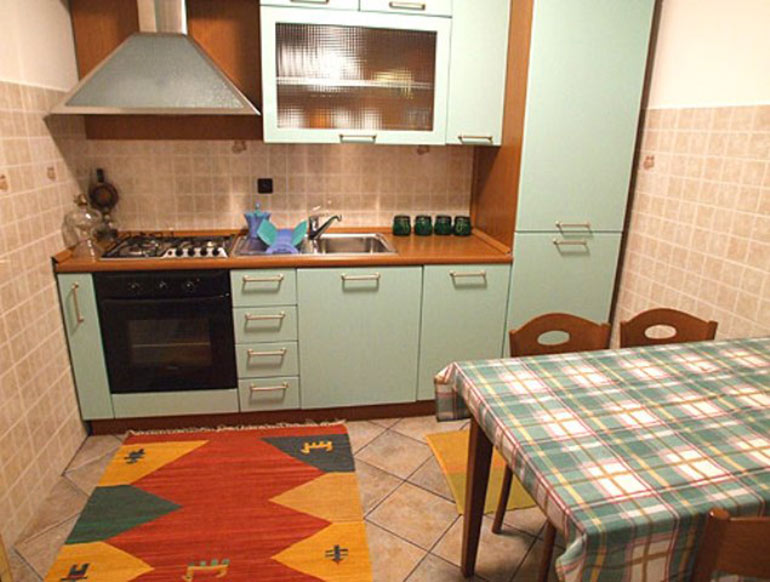 Sehr-schöne-Villa-in-Stein-gestaltet,-direkt-am-Meer.-(11)