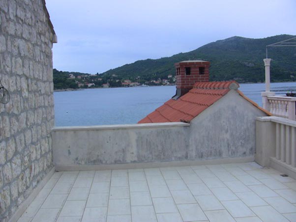 Steinhaus-in-die-Nähe-von-Dubrovnik-(3)