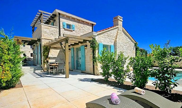 Steinvilla-in-Istrien-Medulin-(1)