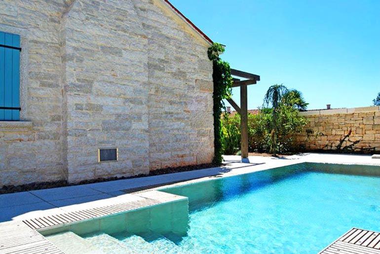 Steinvilla-in-Istrien-Medulin-(2)