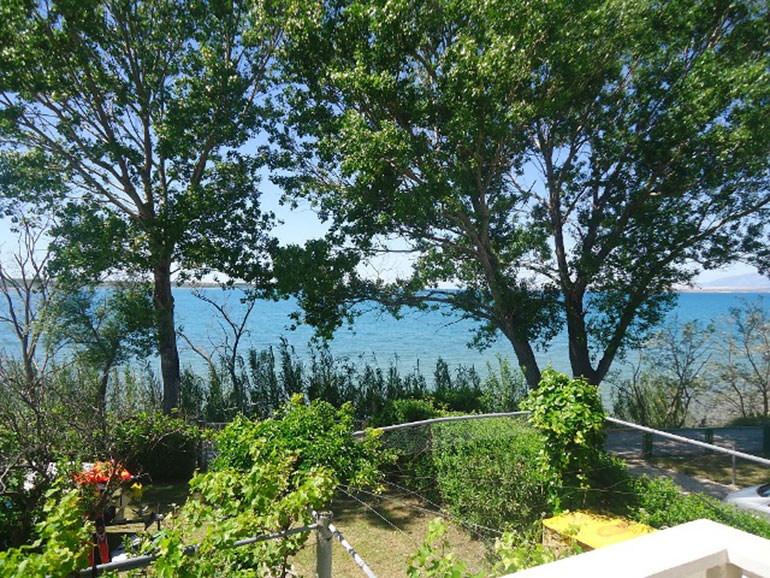 Wunderschöne-Lage-direkt-am-Meer-in-Nin-(1)