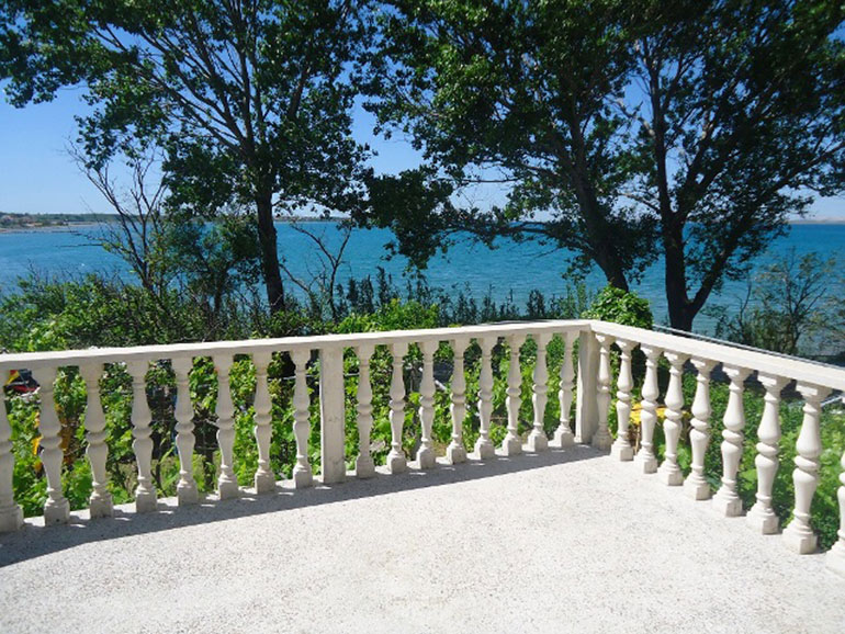 Wunderschöne-Lage-direkt-am-Meer-in-Nin-(11)