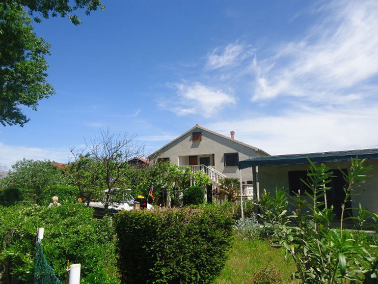 Wunderschöne-Lage-direkt-am-Meer-in-Nin-(16)