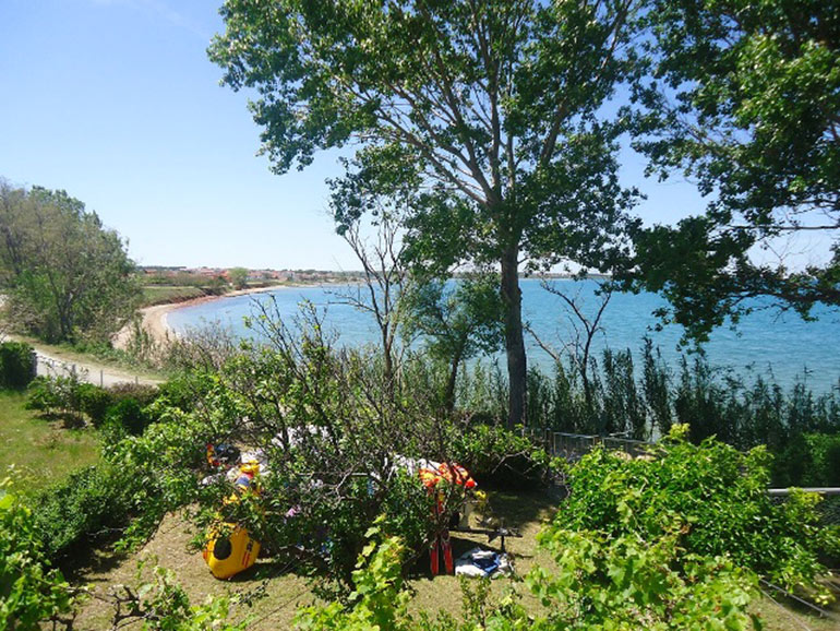Wunderschöne-Lage-direkt-am-Meer-in-Nin-(2)