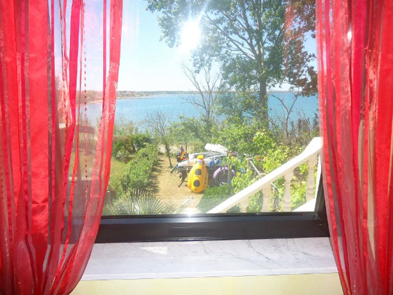 Wunderschöne-Lage-direkt-am-Meer-in-Nin-(7)