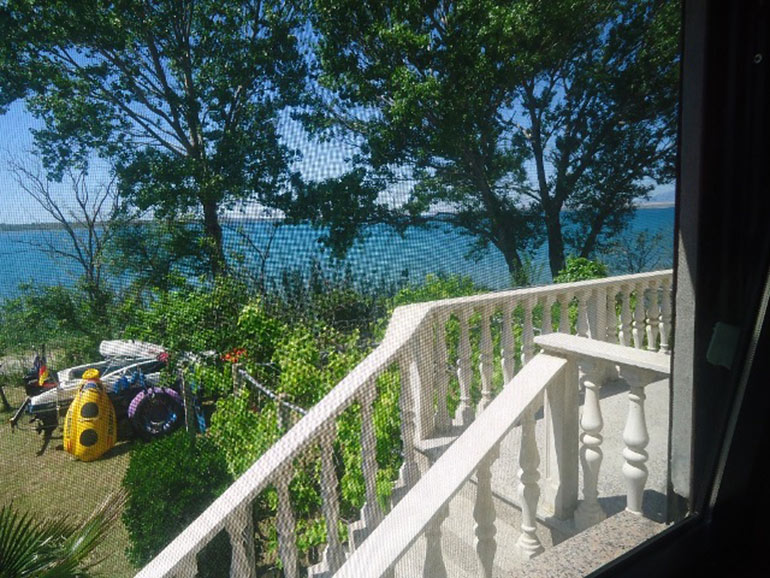 Wunderschöne-Lage-direkt-am-Meer-in-Nin-(9)