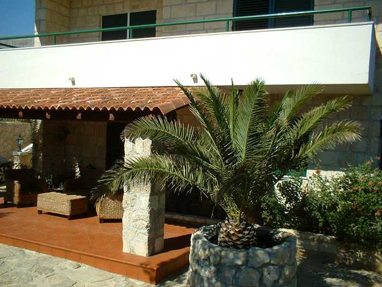 Wunderschöne-Villa-mit-Pool-in-der-Nähe-von-Split-(10)