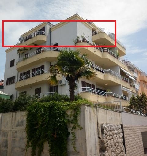 Dreizimmer Wohnung i en urban villa