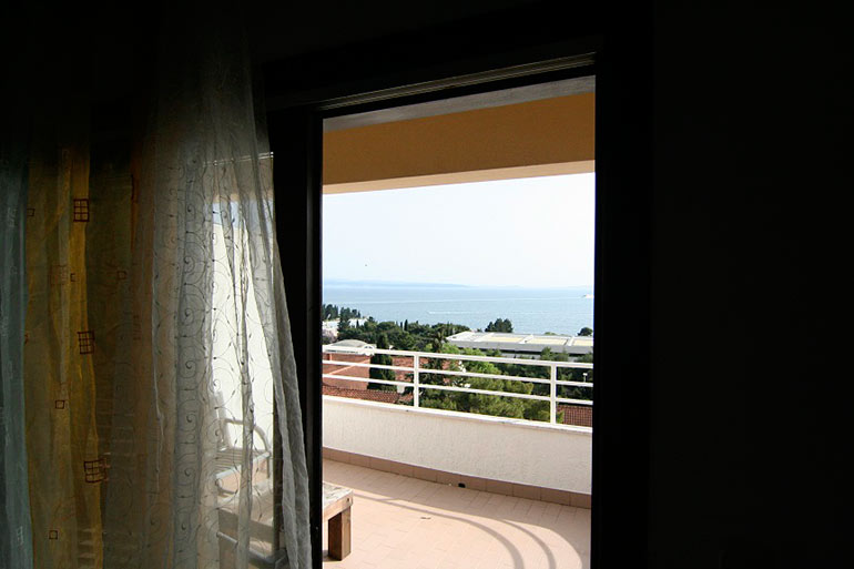 Dreizimmer-Wohnung-in-einer-urbanen-Villa-(9)