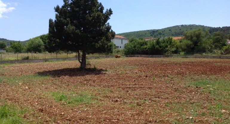 Grundstück-auf-der-Insel-Pasman-(1)