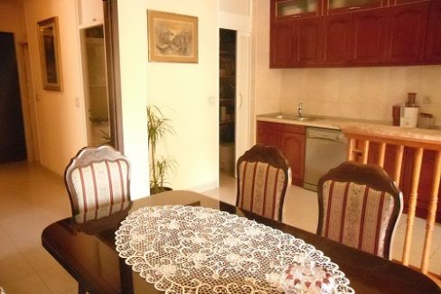 Комфортабельный двухквартирный дом в Сплите