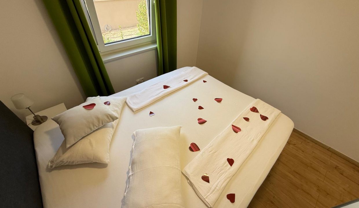 WhatsApp Image 2024-10-09 at 11.52.23 (4)