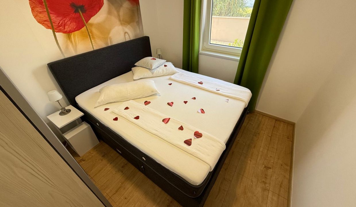 WhatsApp Image 2024-10-09 at 11.52.23 (6)