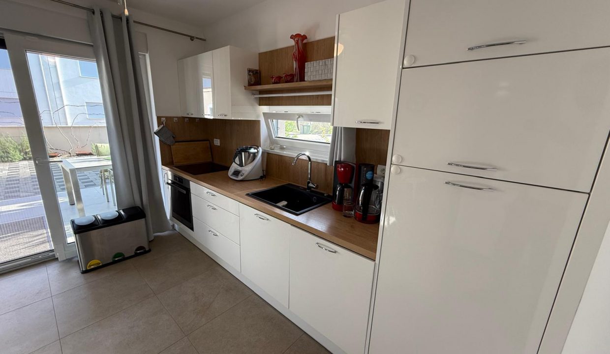 WhatsApp Image 2024-10-09 at 11.52.24 (10)