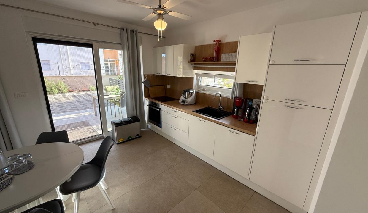 WhatsApp Image 2024-10-09 at 11.52.24 (12)