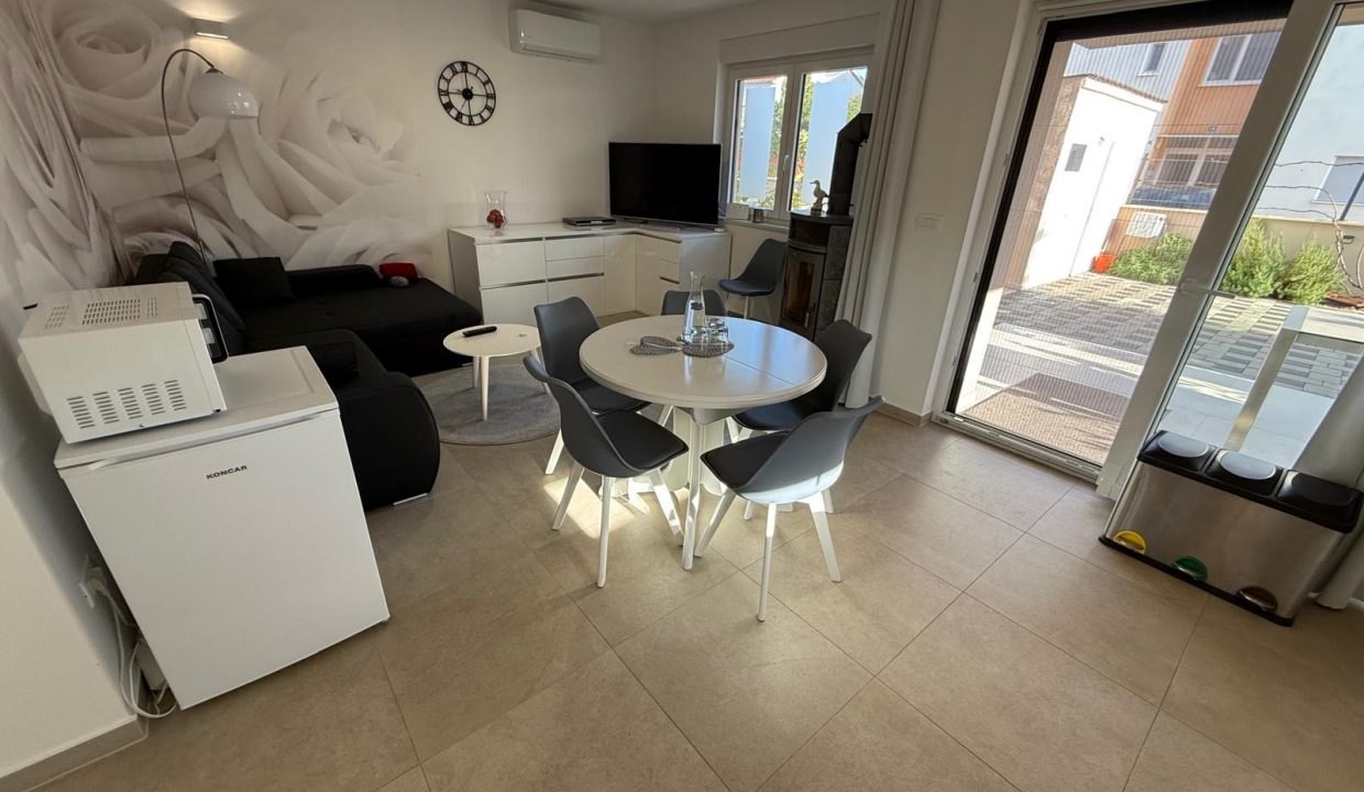 WhatsApp Image 2024-10-09 at 11.52.24 (5)