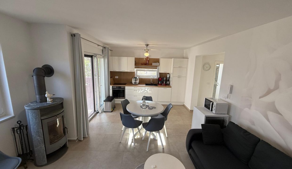 WhatsApp Image 2024-10-09 at 11.52.24 (8)